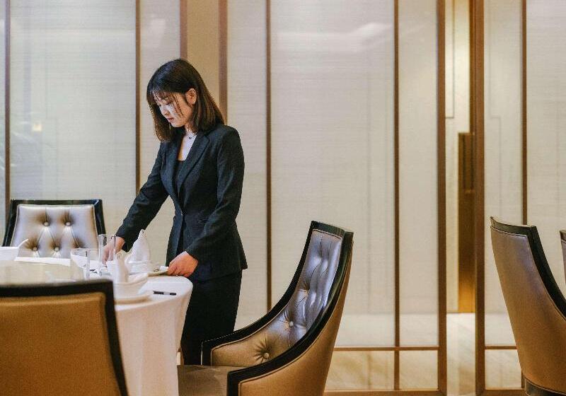 בית מלון כפרי Pullman Shanghai Jing An