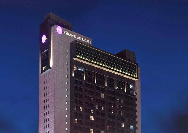 בית מלון כפרי Pullman Shanghai Jing An