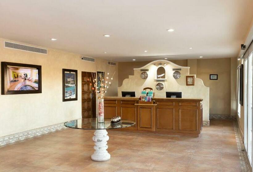 هتل Santa Fe Loreto by Villa Group