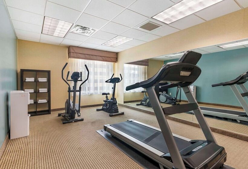 هتل Sleep Inn & Suites