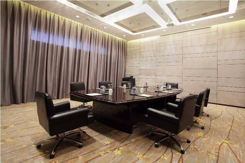 The Qube Hotel Shanghai  Close To Pudong International Airport And Disney Land