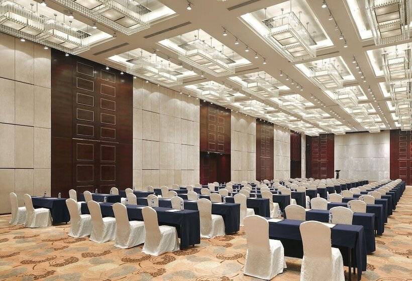 The Qube Hotel Shanghai  Close To Pudong International Airport And Disney Land