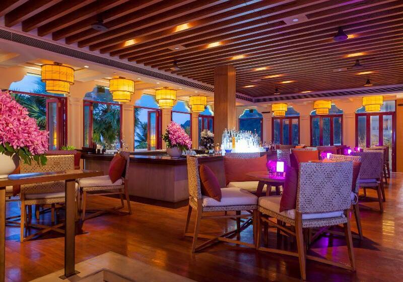 هتل Centara Grand Beach Resort Phuket   Sha Plus