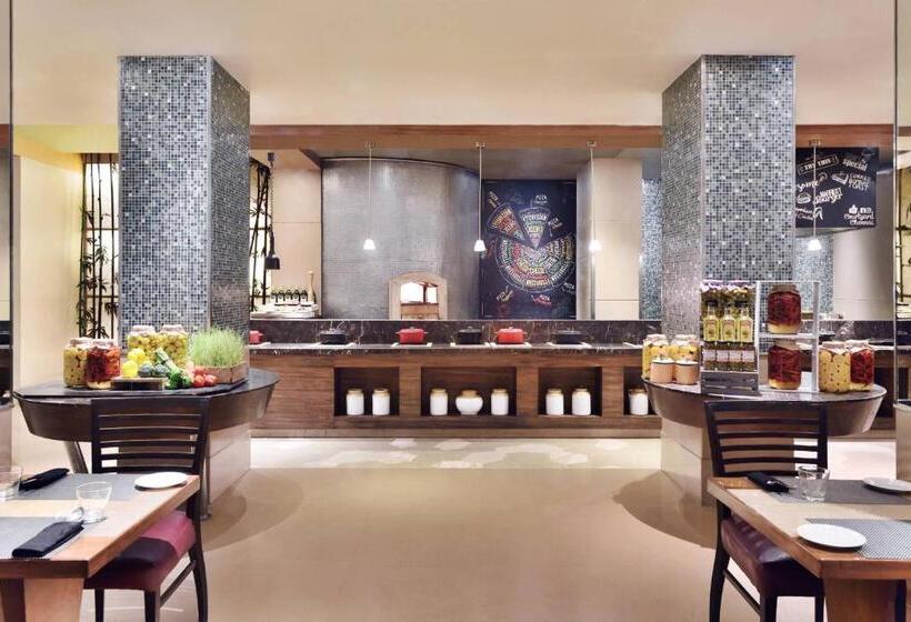 هتل Courtyard By Marriott Chennai