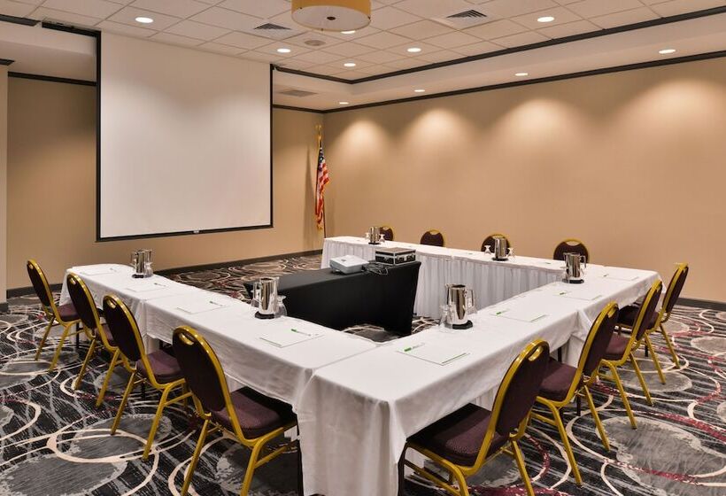 هتل Holiday Inn Kansas City Airport, An Ihg