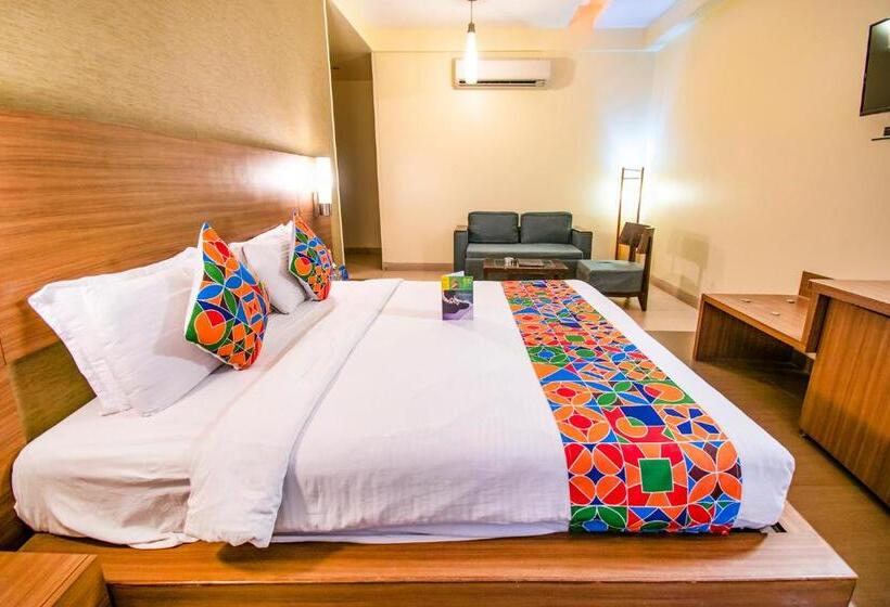 בית מלון כפרי Sadanand Regency