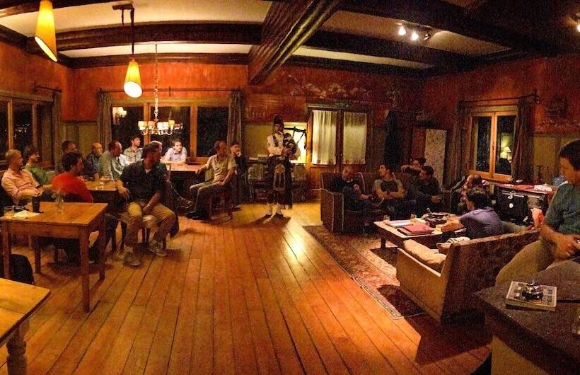 پانسیون Los Juncos Patagonian Lake House