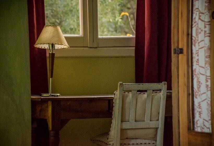 پانسیون Los Juncos Patagonian Lake House