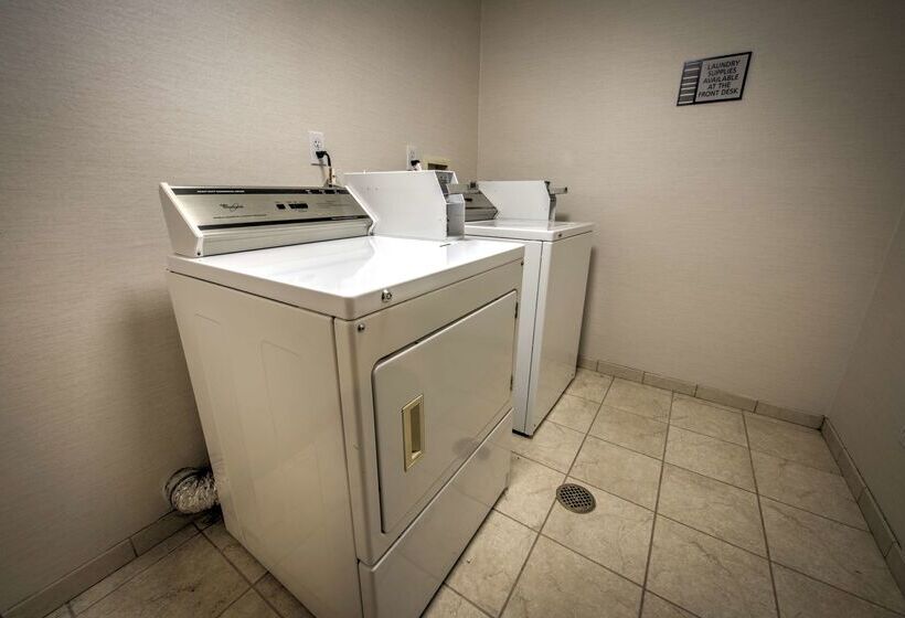 هتل Best Western Plus Media Center Inn & Suites