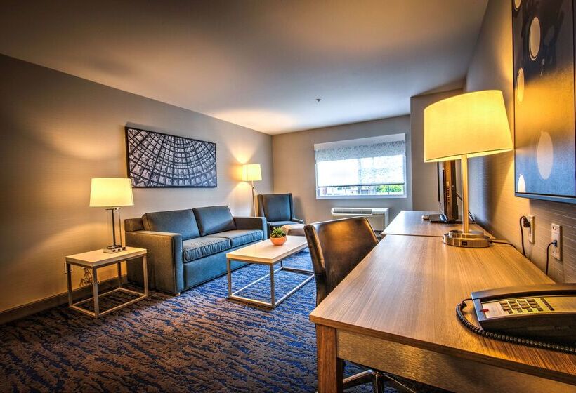 هتل Best Western Plus Media Center Inn & Suites