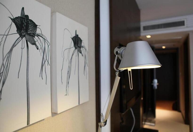 호텔 Citichic Sukhumvit 13 By Compass Hospitality