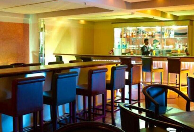 בית מלון כפרי Classic Sarovar Portico Trivandrum