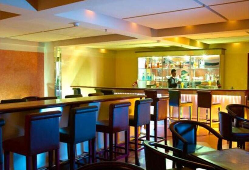 בית מלון כפרי Classic Sarovar Portico Trivandrum