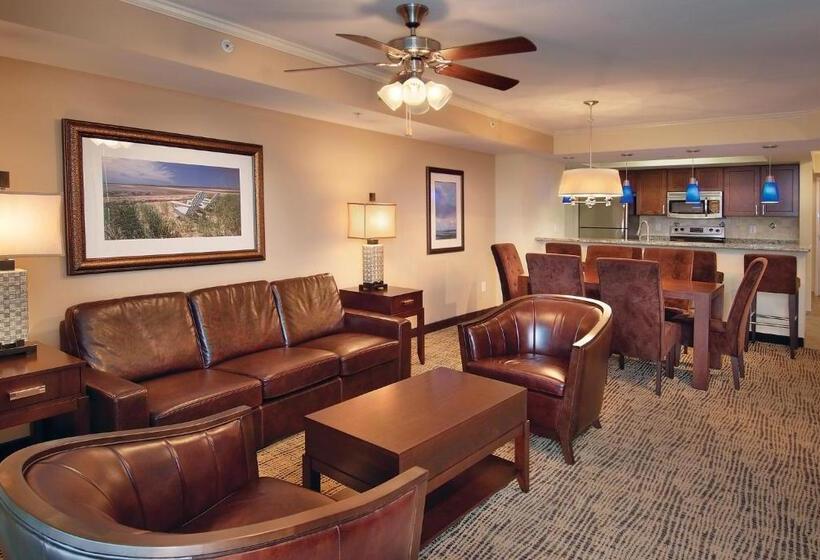 هتل Club Wyndham Towers On The Grove