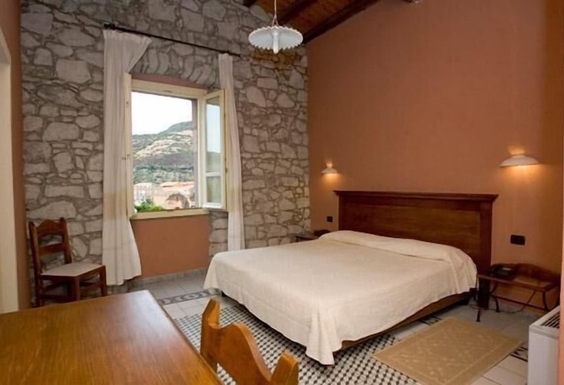 בית מלון כפרי Corte Fiorita Albergo Diffuso