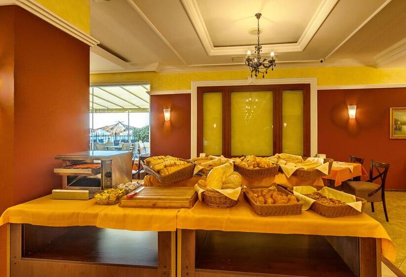 هتل Festa Pomorie Resort