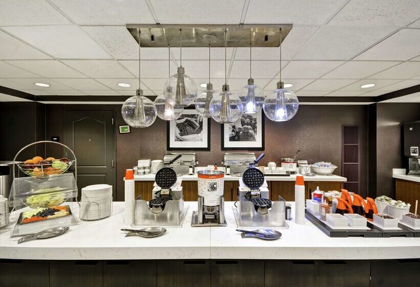 هتل Hampton Inn & Suites Columbuseaston Area