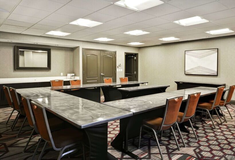 هتل Hampton Inn & Suites Columbuseaston Area