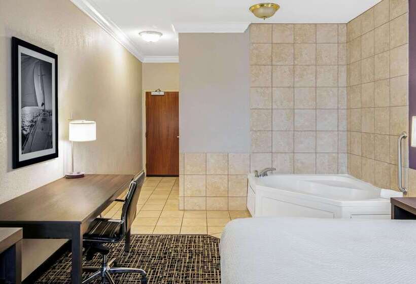 هتل La Quinta Inn & Suites By Wyndham Corpus Christin Padre Isl