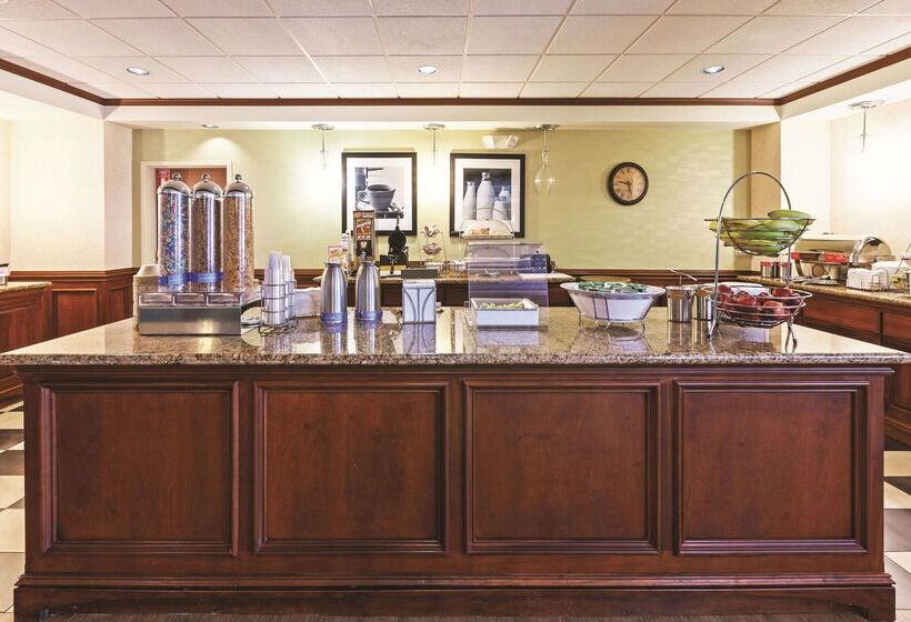 هتل La Quinta Inn & Suites By Wyndham Corpus Christin Padre Isl