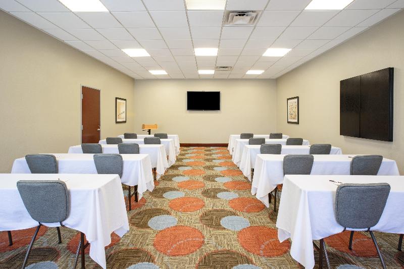 هتل Staybridge Suites Las Vegas   Stadium District