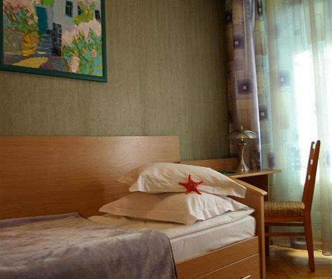 هتل Ukraine Sevastopol