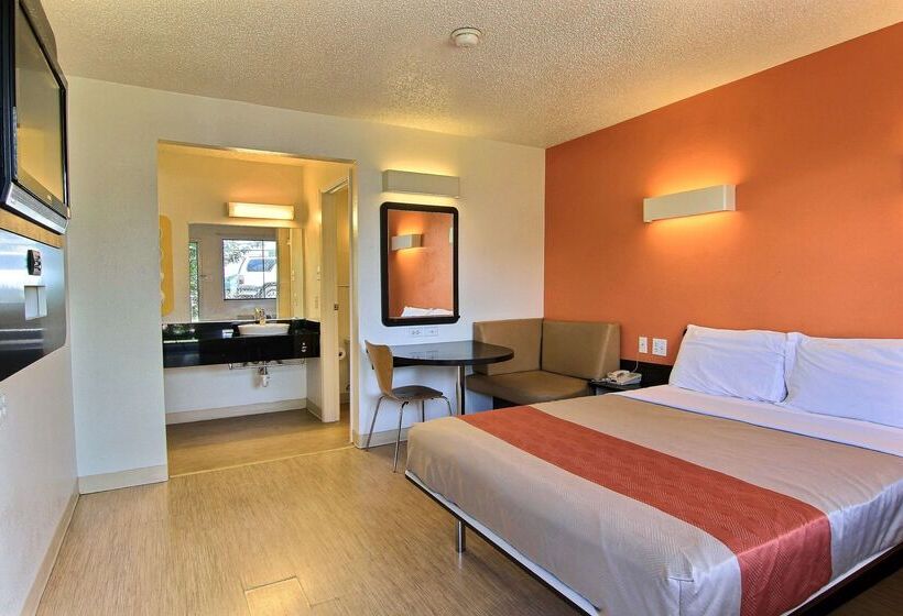 Motel 6 Austin, Tx