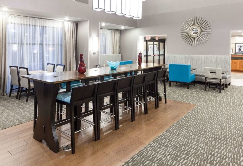 Hampton Inn & Suites Cedar Rapids  North