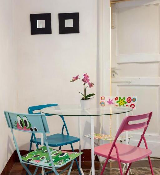 مسافرخانه Da Gianni E Lucia Rooms With Bathroom In The City Center