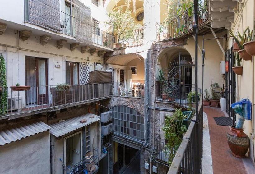 مسافرخانه Da Gianni E Lucia Rooms With Bathroom In The City Center
