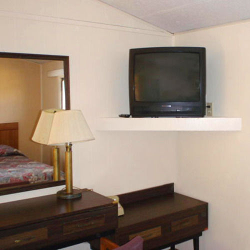 호텔 1st Interstate Inn