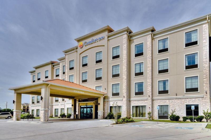 هتل Comfort Inn & Suites Fort Worth  Fossil Creek