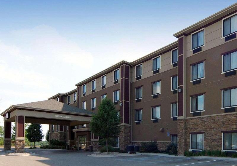 هتل Comfort Suites Grand Rapids North
