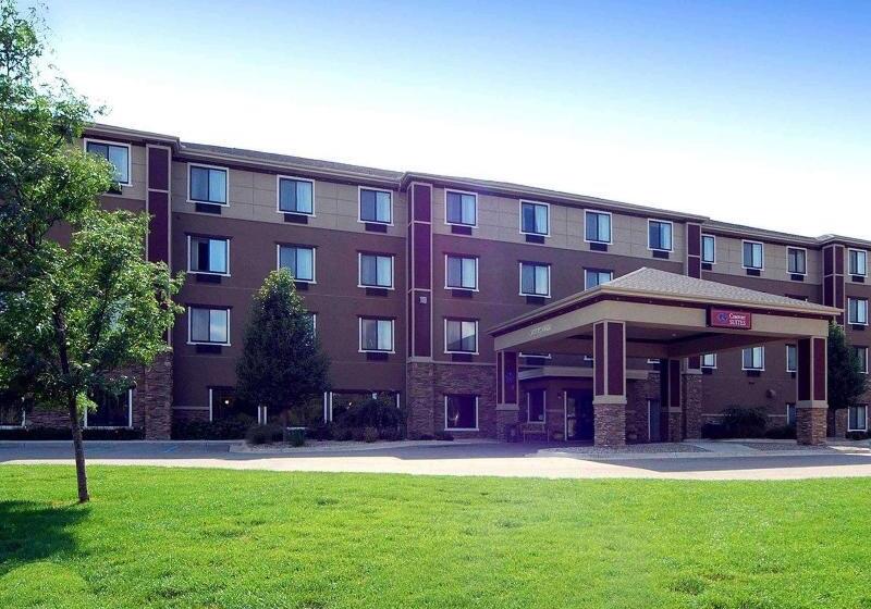 هتل Comfort Suites Grand Rapids North