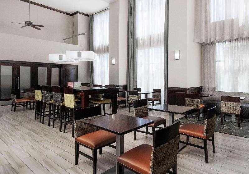 בית מלון כפרי Hampton Inn & Suites Lubbock Southwest