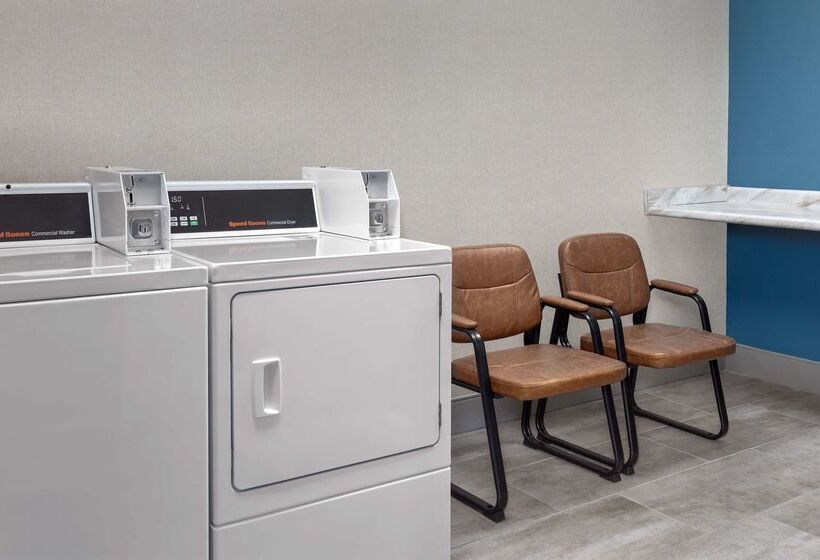 هتل Hampton Inn Birmingham I65/lakeshore Drive