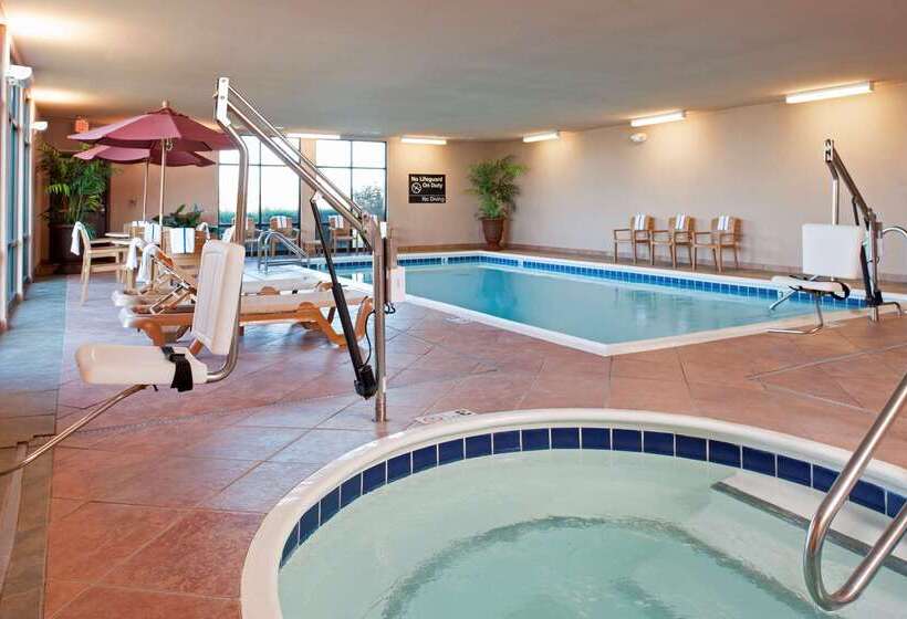 هتل Hampton Inn & Suites Molinequad City Int L Aprt