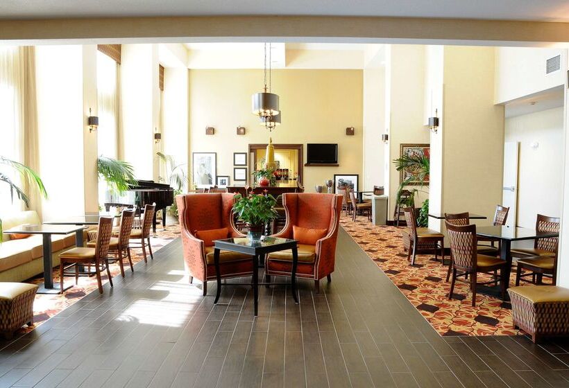 فندق Hampton Inn & Suites Redding
