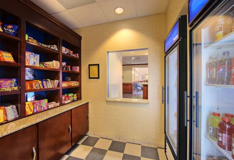 호텔 Hampton Inn & Suites Ridgecrest