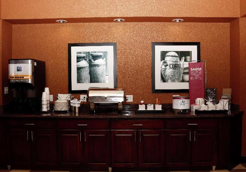 בית מלון כפרי Hampton Inn & Suites Stephenville