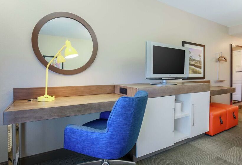 בית מלון כפרי Hampton Inn & Suites Tallahassee I 10/thomasville Road, Fl