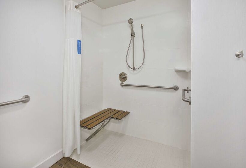 فندق Hampton Inn White River Junction