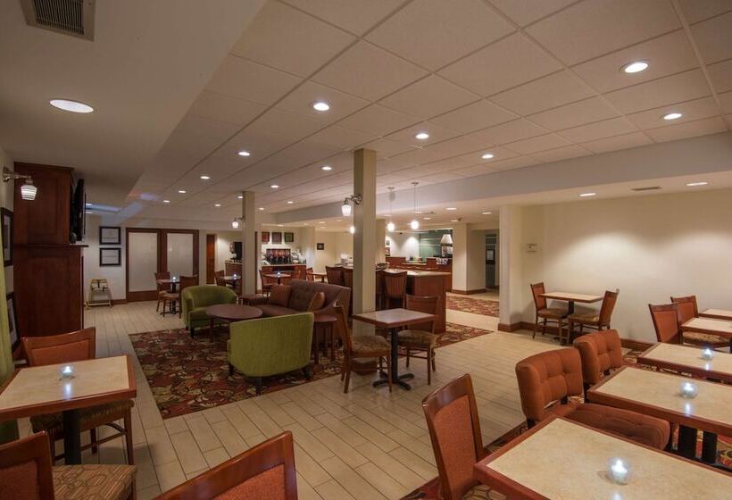 فندق Hampton Inn White River Junction