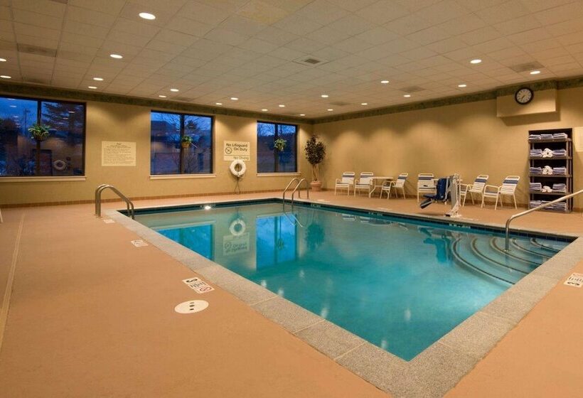 فندق Hampton Inn White River Junction