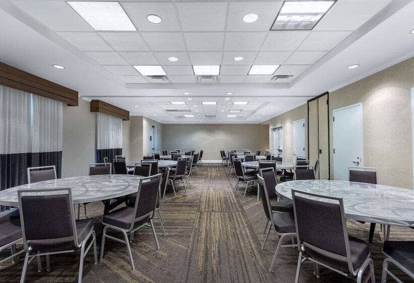 فندق Hilton Garden Inn Islip/macarthur Airport