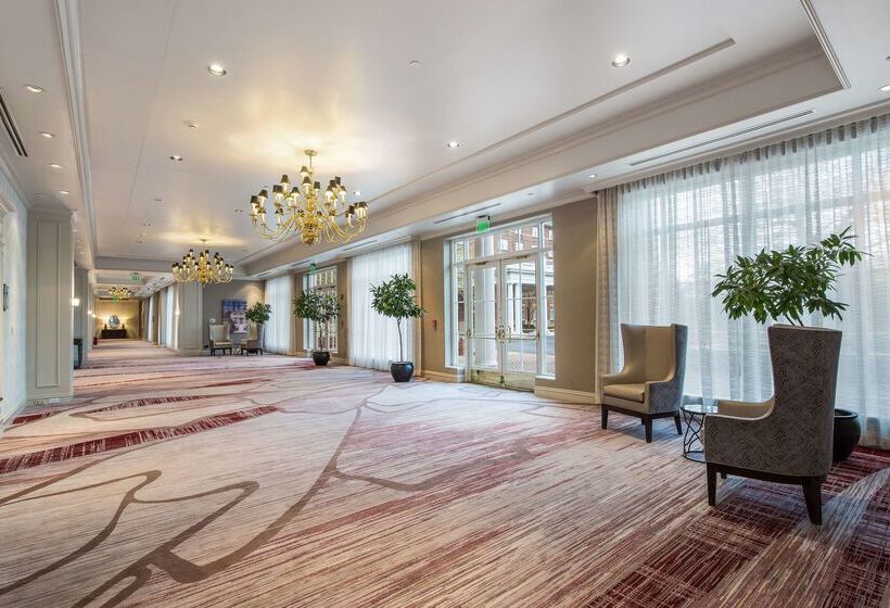 هتل Hilton Garden Inn Suffolk Riverfront