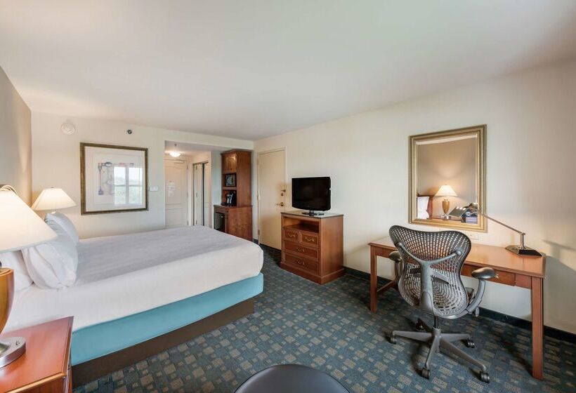 هتل Hilton Garden Inn Suffolk Riverfront
