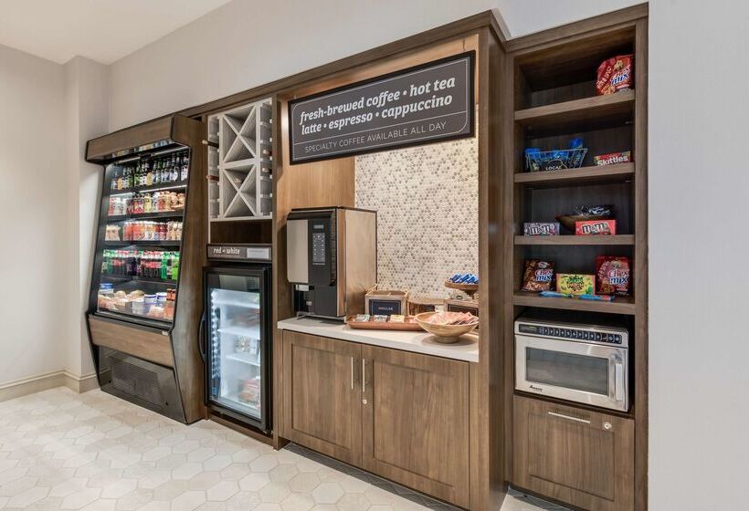 هتل Hilton Garden Inn Suffolk Riverfront