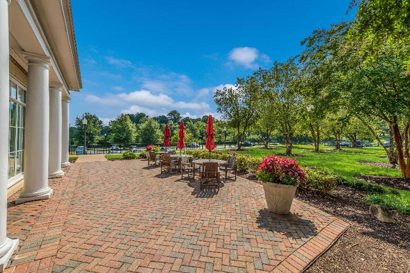 هتل Hilton Garden Inn Suffolk Riverfront