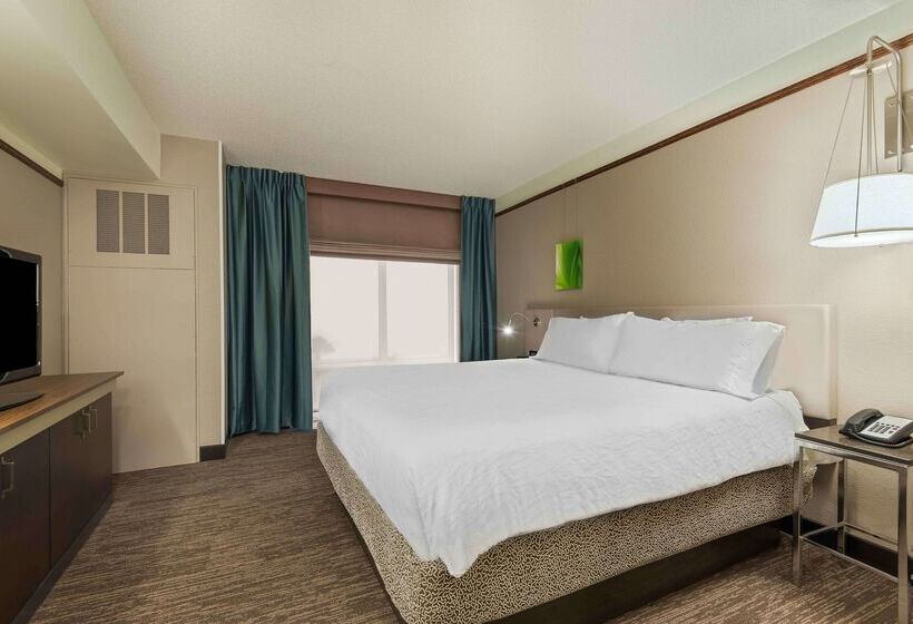 هتل Hilton Garden Inn Wilmington Mayfaire Town Center